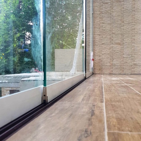 Bezrámové rámové balkónové systémy, výrobca Poľsko