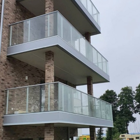 Bezrámové rámové balkónové systémy, výrobca Poľsko